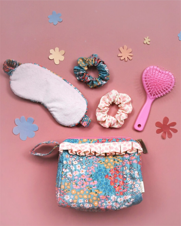 Conjunto de Pijama Floral Heidi Disponible 02/2026