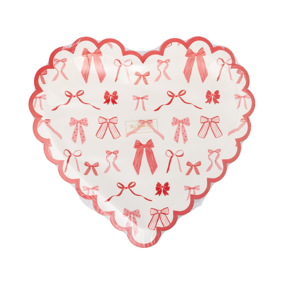Plato con Forma de Corazón Borde Festoneado y Diseño de Lazo